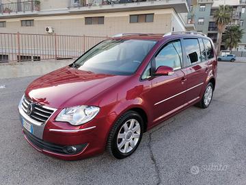 Volkswagen Touran 2.0 TDI HIGHLINE 7 POSTI 2009