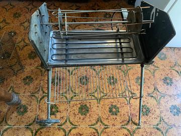 barbecue con spiedo + bistecchiera