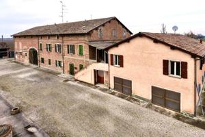 4 LOCALI A NOVELLARA