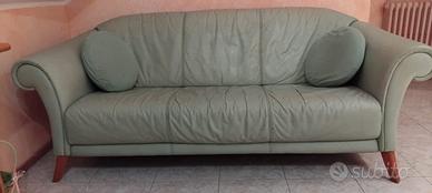 Divano e poltrona in vera pelle