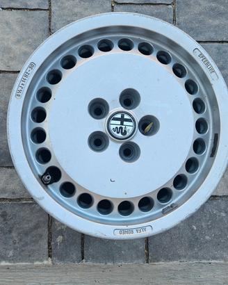 cerchione  originale speedline per alfa 75 