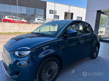 Fiat 500 500e Berlina 42 kWh La Prima