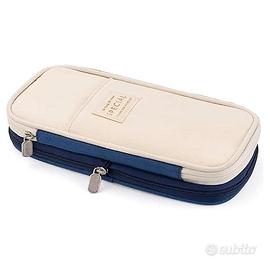 Astuccio azzurro per la scuola