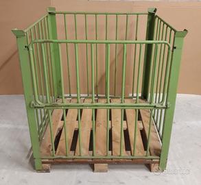 Gabbia in metallo con bancale