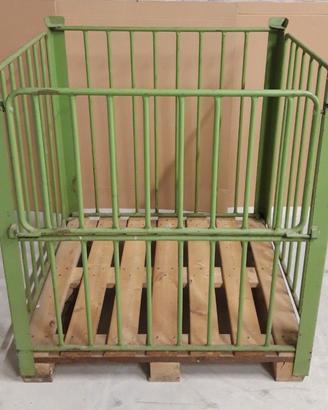 Gabbia in metallo con bancale