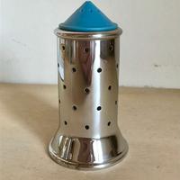 Spargisale di design Alessi “MGSAL” di M. Graves