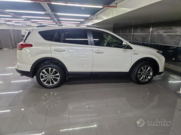 Toyota RAV4 Lounge Hybrid 2WD - 2016