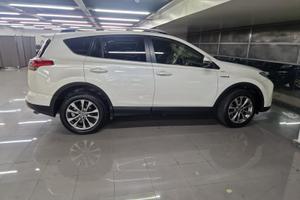 Toyota RAV4 Lounge Hybrid 2WD - 2016
