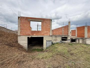 Due Villette Bifamiliare in Costruzione