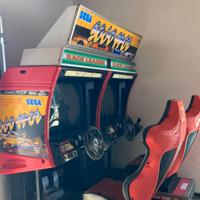🏁 SEGA SCUD RACE – Simulatore di guida doppio