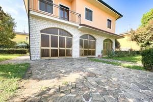 VILLA SINGOLA A MANERBIO