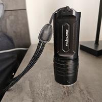 torcia  fenix 10000 lumi