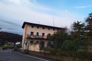 Budoia - Casa di testa