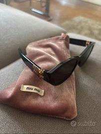 Occhiali da sole miu miu
