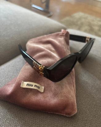Occhiali da sole miu miu