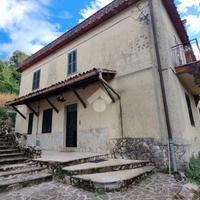 PORZIONE DI TRIFAMILIARE A SEGNI