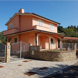 Villetta con terreno