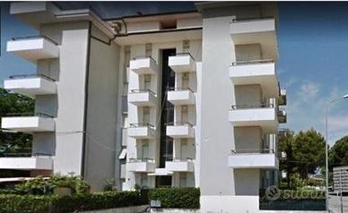 Ampio trilocale a pochi passi dal mare Rif.1005