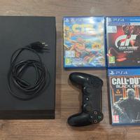 Ps4 slim 500 GB con joystick e giochi