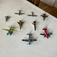 flotta di arei giocattolo