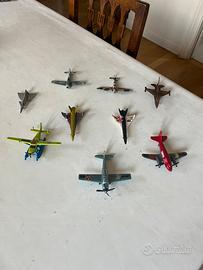 flotta di arei giocattolo