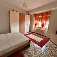 Arredamento completo camera lampadari