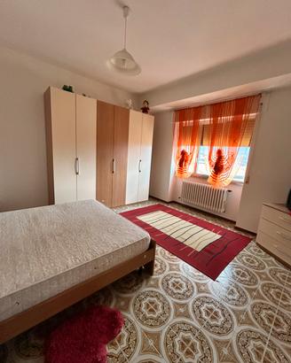 Arredamento completo camera lampadari