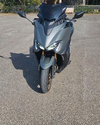 Tmax 560 Tech max