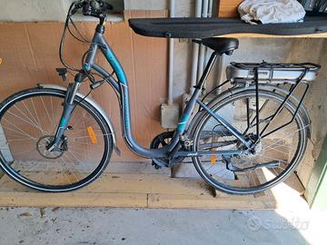 Bicicletta city bike elettrica Torpado