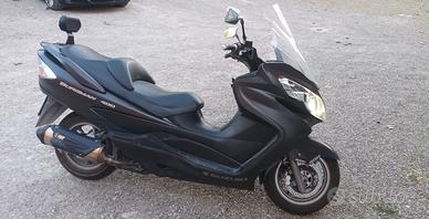 suzuki burgman AN 400
