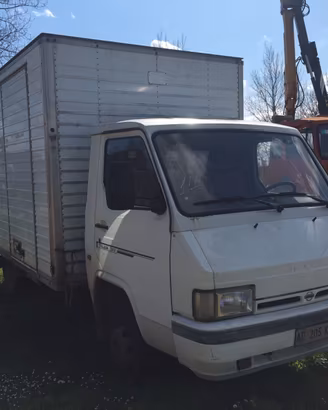 Nissan Trade