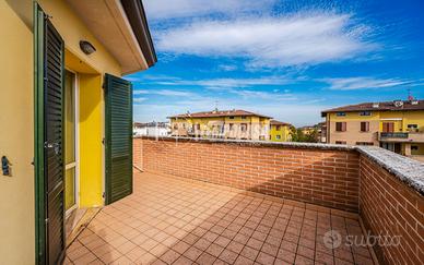 Appartamento su 2 livelli con doppi terrazzi e gar