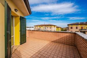 Appartamento su 2 livelli con doppi terrazzi e gar