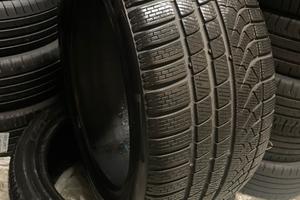 285 40 20 Pirelli invernali due gomme 90%