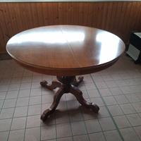 Tavolo allungabile in noce con 6 sedie