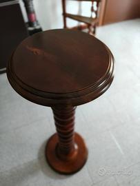 Elegante Piedistallo a Colonna in Legno Massello 