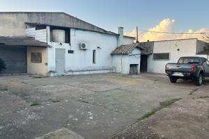 Fabbricato uso agricolo commerciale o artigianale