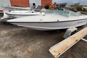 Scafo 5 metri con  motore