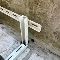 Staffa porta macchinario