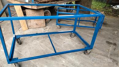 banco da lavoro con ruote