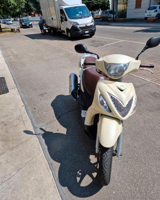 Suzuki sixteen 150
