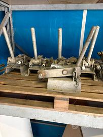 Agganciamenti a ginocchiera