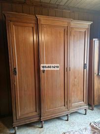 Armadio 3 ante in legno massello stile classico