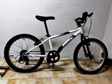 Bicicletta modello mountain bike bambino