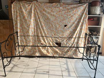 Divanetto in ferro battuto