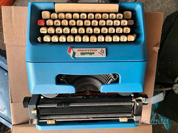 macchina da scrivere Olivetti  italia 90