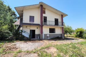 Villa singola con ampio giardino