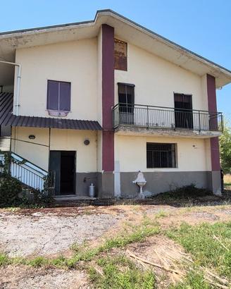 Villa singola con ampio giardino