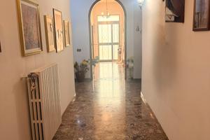 Ampio vani con 4 camere da letto più giardino