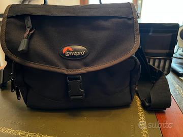 Borsa a spalla Lowepro